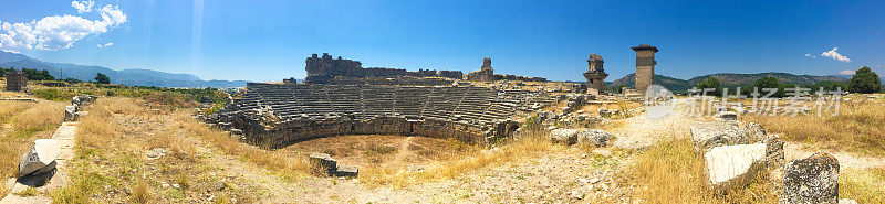 古城Xanthos Panaroma。观鸟塔和圆形剧场。Kalkan就“同名同姓,土耳其安塔利亚。